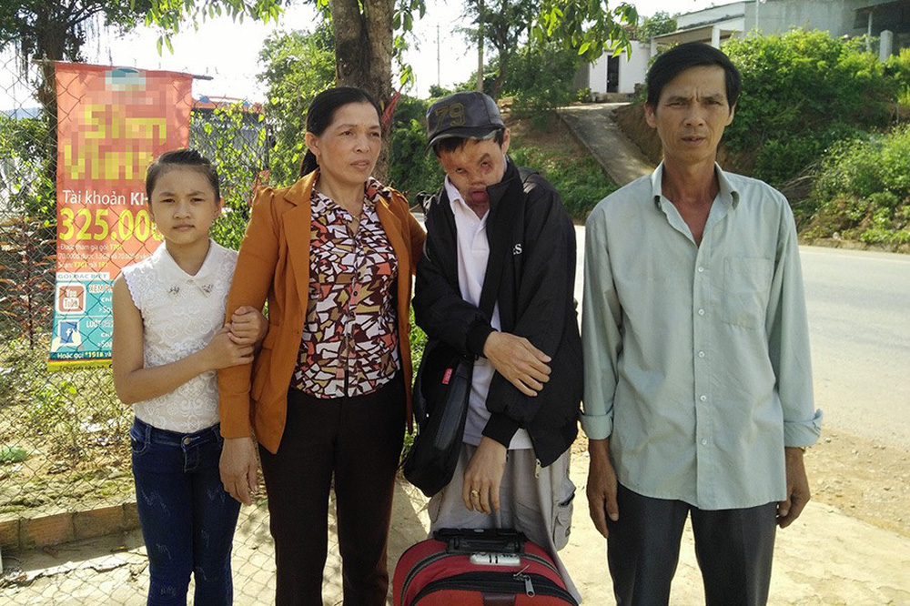 Bé trai 6 tháng rơi vào bếp lửa, tuổi thơ cô độc và bước ngoặt không ngờ cách đây 6 năm-2