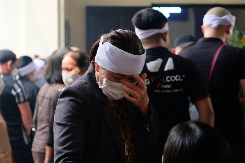 Xót xa đám tang 5 nạn nhân tử vong trong vụ cháy ở Kim Liên-11