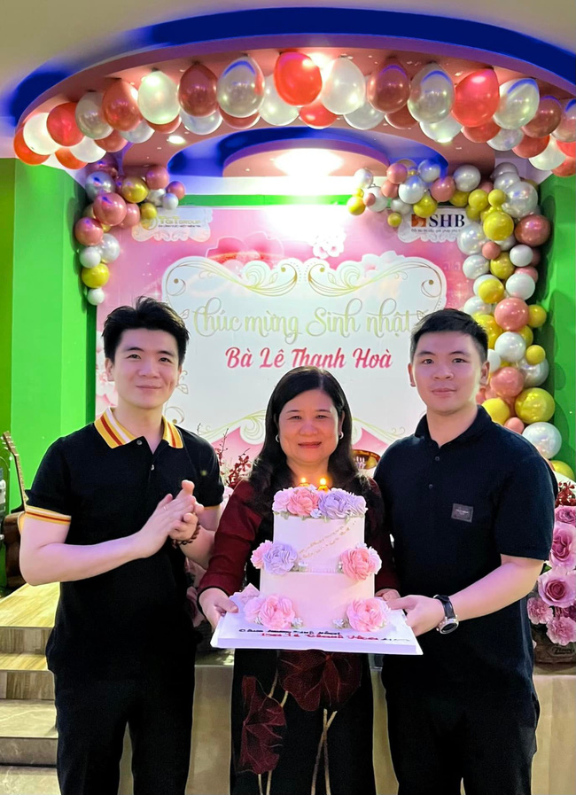 Phu nhân bầu Hiển lộ diện trong tiệc sinh nhật, phong thái mà các nàng dâu ai cũng muốn học hỏi-1