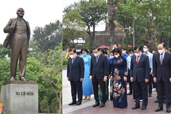 Lãnh đạo Thành phố dâng hoa kỷ niệm 152 năm Ngày sinh V.I.Lênin