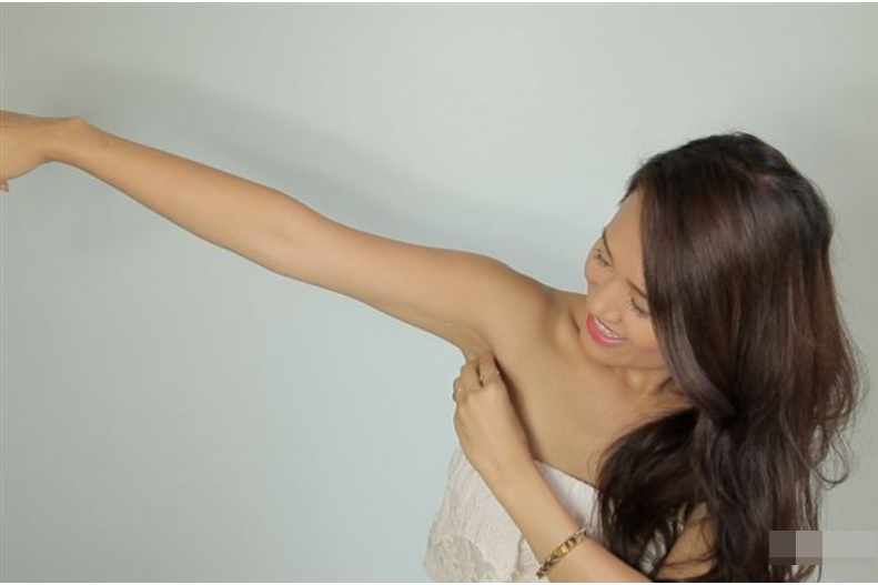 Cắm con dao vào cốc nước chanh có tác dụng gì mà ai biết cũng muốn học theo ngay-6