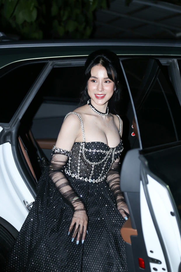 Hậu ly thân chồng thiếu gia, Diệp Lâm Anh được trai trẻ tháp tùng ra về sau sự kiện, còn có 1 hành động tinh tế-3