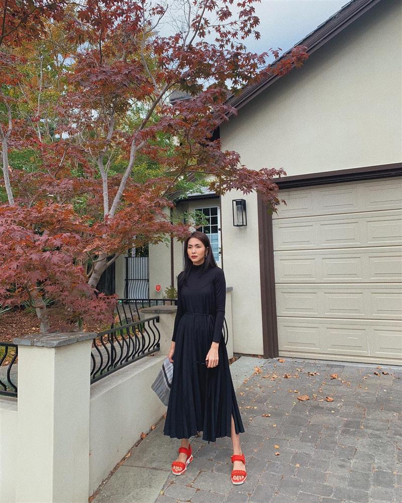 12 set đồ đi du lịch đẹp mê từ Hà Tăng, diện lên là có ngay ảnh sống ảo siêu xinh-10