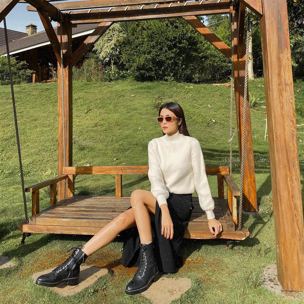 12 set đồ đi du lịch đẹp mê từ Hà Tăng, diện lên là có ngay ảnh sống ảo siêu xinh-8