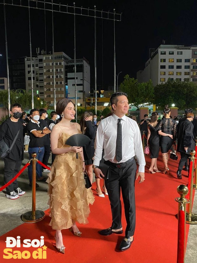 Vợ chồng đại gia Quận 7 đồng loạt lên tiếng khi lộ ảnh ngoài đời, còn nhờ dân mạng so với trên app thì thế nào”-2