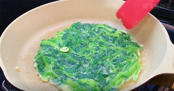 Cải bó xôi nấu theo kiểu này, ăn ngon không cưỡng lại được, hợp cả người già và trẻ nhỏ-5