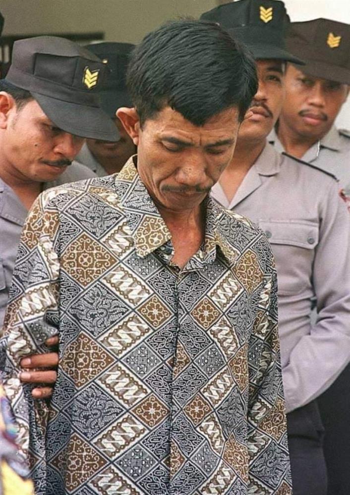 Vụ án kinh thiên động địa: Gã phù thủy nhẫn tâm sát hại 42 phụ nữ, ép nạn nhân tự đào mồ chôn thân, còn có hành động quái dị sau đó-9