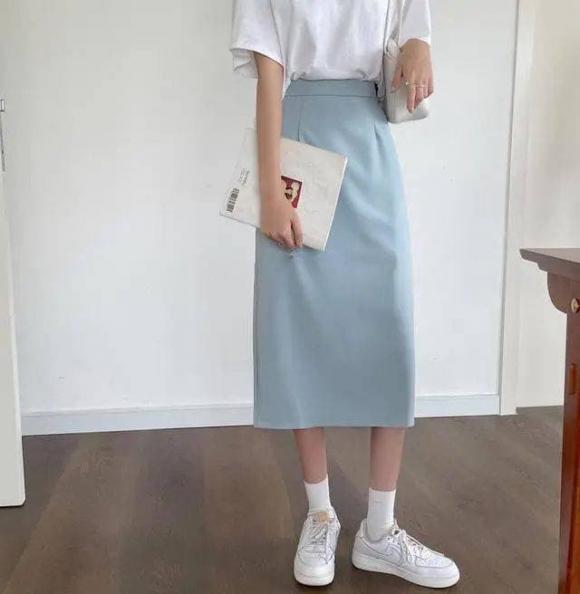 Màu được ưa chuộng của năm nay là màu xanh kem, vừa trắng da vừa giảm tuổi, lại còn phù hợp với những cô nàng có làn da vàng-2