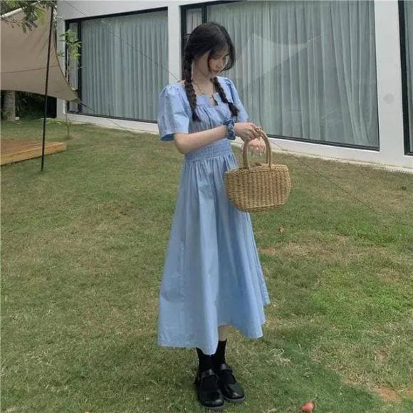 Màu được ưa chuộng của năm nay là màu xanh kem, vừa trắng da vừa giảm tuổi, lại còn phù hợp với những cô nàng có làn da vàng-5