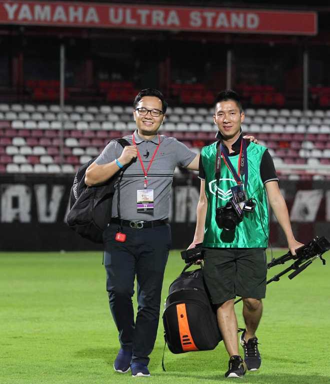 Bình luận dạo trên Facebook, vợ BTV Quang Việt (VTV1) vô tình làm lộ lương chồng, đã thế còn khiến chồng nở mũi khi kể những điều này-1