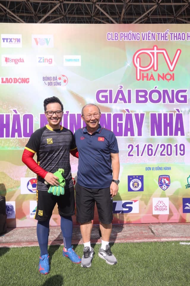 Bình luận dạo trên Facebook, vợ BTV Quang Việt (VTV1) vô tình làm lộ lương chồng, đã thế còn khiến chồng nở mũi khi kể những điều này-9