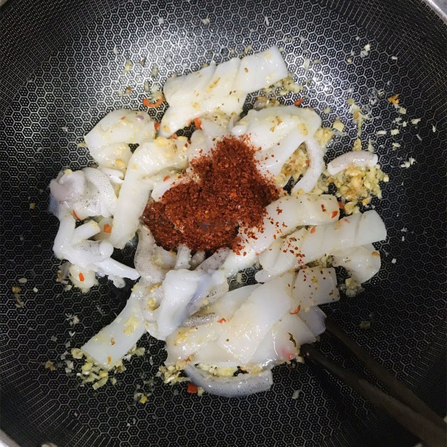 Bữa cơm mà có món này thì đảm bảo cả nhà đều xuýt xoa khen ngon: Thao tác đơn giản, chưa tới 20 phút là xong!-3