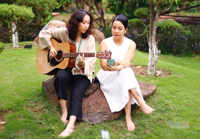 Diva Mỹ Linh sống an yên, viên mãn trong biệt phủ nhiều cây xanh nên tuổi U50 vẫn trẻ đẹp-4