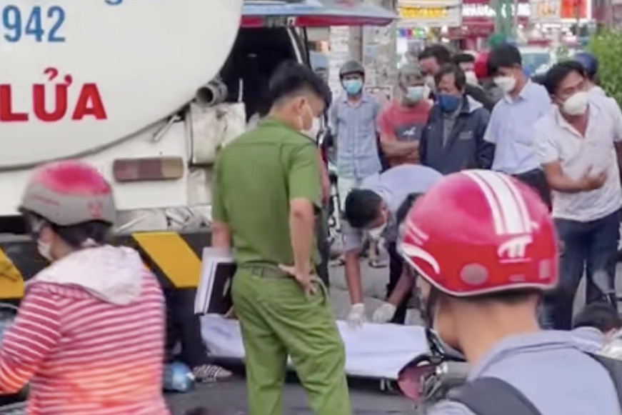 Nữ hiệu trưởng ở TP.HCM tử vong dưới bánh xe bồn-1