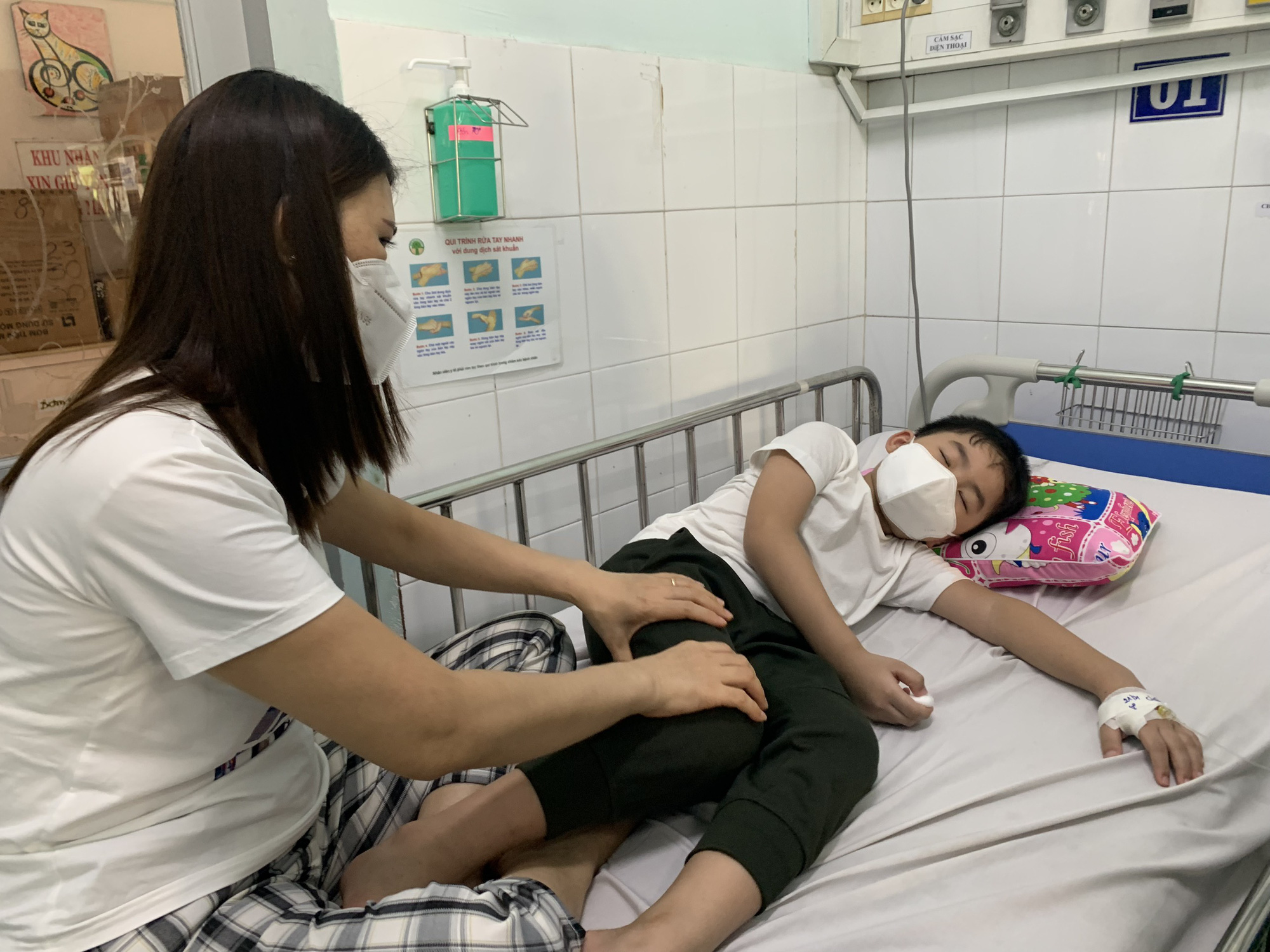 TP.HCM: Nhiều bệnh nhân bị sốc nặng do sốt xuất huyết-2