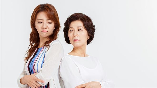 Sinh con gái tôi bị mẹ chồng đuổi về ngoại ở cữ, nửa năm sau bà đích thân đến đón về nhưng hóa ra lại là mưu tính ghê gớm hơn-1