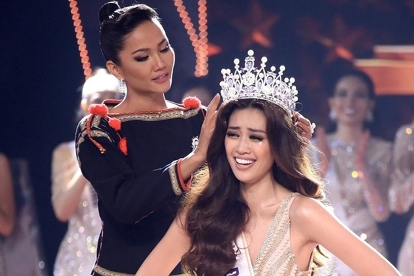 Từng bị chê nói tiếng Anh như tiếng Việt, nay Hoa hậu Khánh Vân có thể giao tiếp lưu loát với giám khảo quốc tế, còn được khen?-3