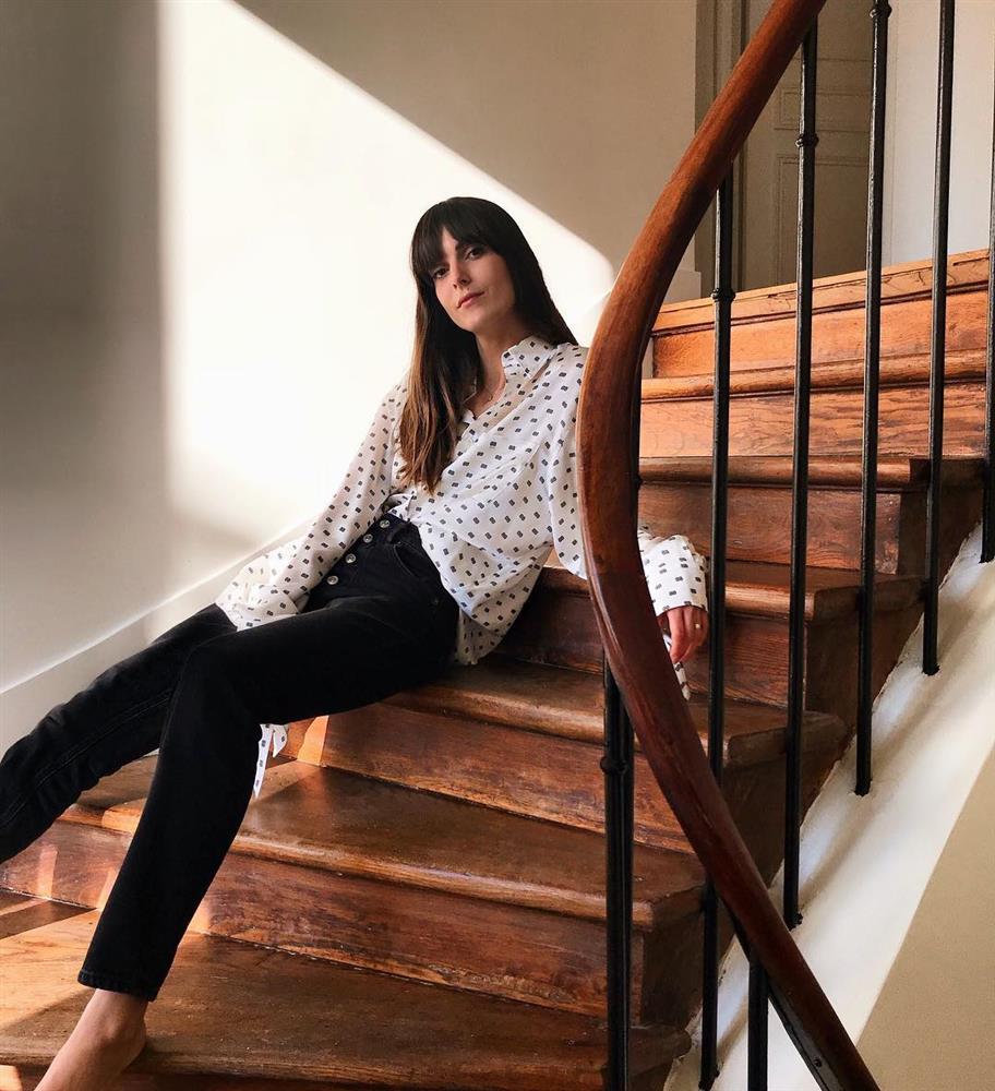 Gái Pháp không thể sống thiếu áo sơ mi họa tiết trong mùa hè, nhìn là muốn sắm theo ngay-10