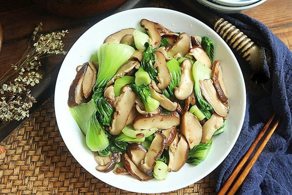 Mang cơm đi làm ăn trưa, chị em lưu ý&nbsp;5 món không nên hâm nóng vì dễ sinh ra độc tố có hại-3