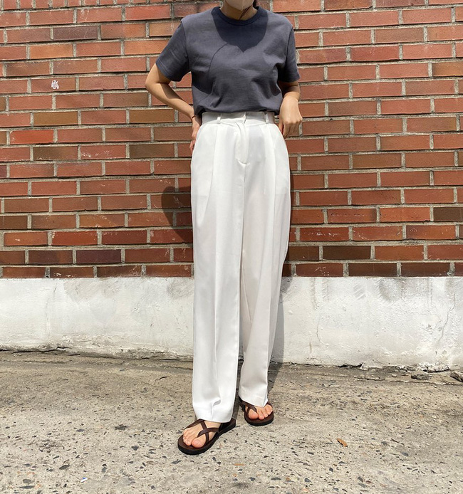 13 cách mặc áo phông + quần âu: Đi chơi thì sành điệu, mà đi làm vẫn chuẩn thanh lịch-11