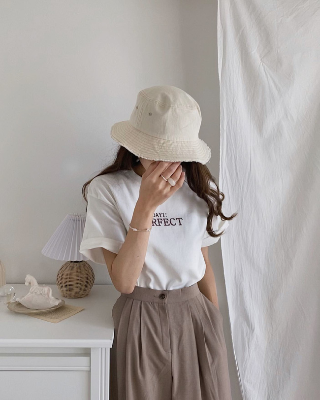 13 cách mặc áo phông + quần âu: Đi chơi thì sành điệu, mà đi làm vẫn chuẩn thanh lịch-8