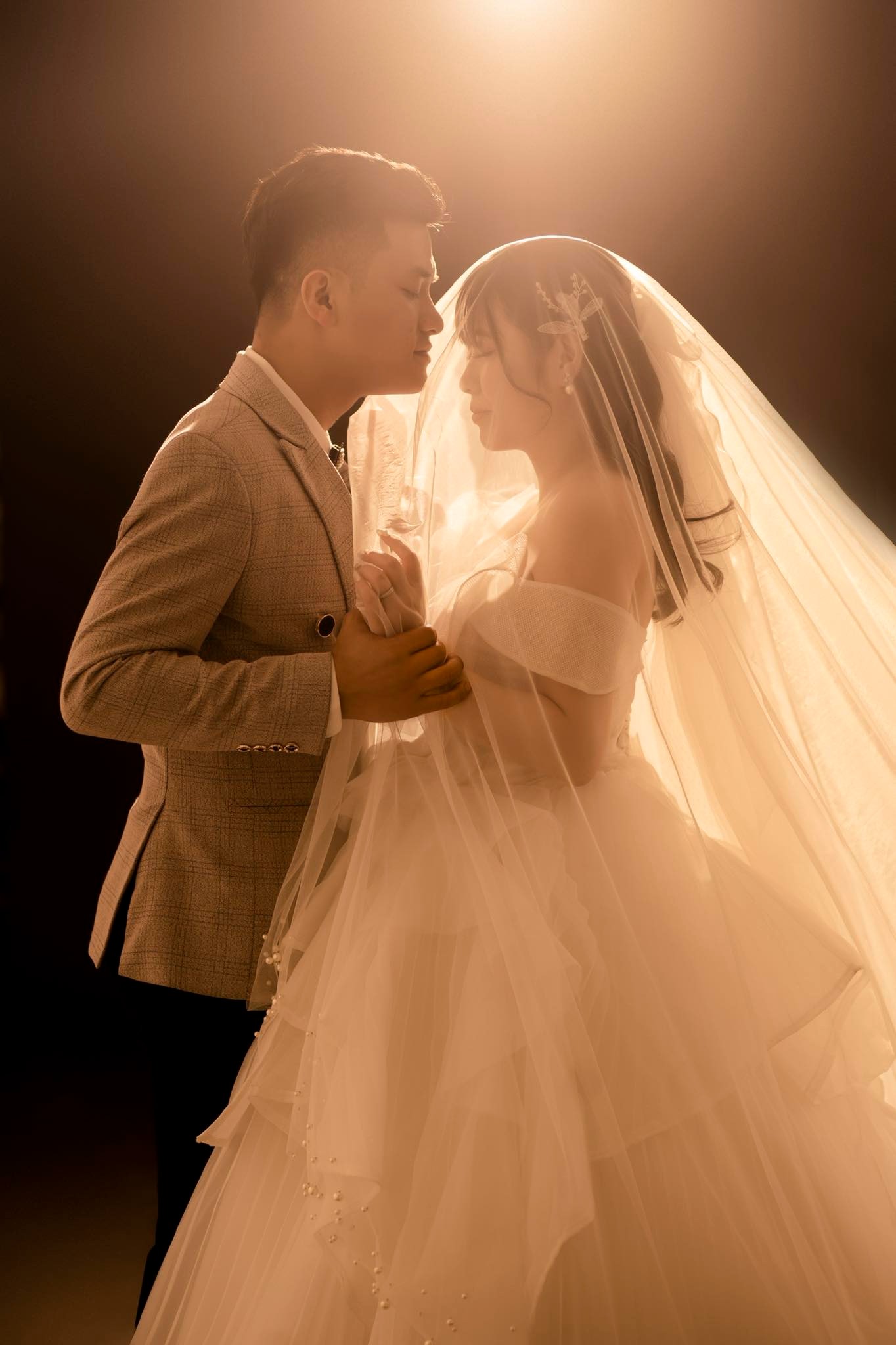 Cô dâu bụng bầu 5 tháng quẩy trong ngày ăn hỏi: Gái xinh Hải Phòng đồng ý lấy chồng cách 1700km sau 2 lần gặp mặt-13