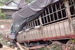 3 ô tô tông liên hoàn ở Quảng Ngãi khiến 1 người chết, 8 người bị thương-2