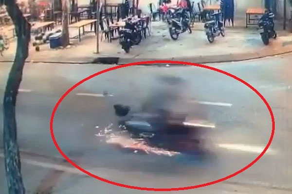 Thương tâm chồng gào khóc khi vợ bị xe tải cán tử vong tại chỗ-3