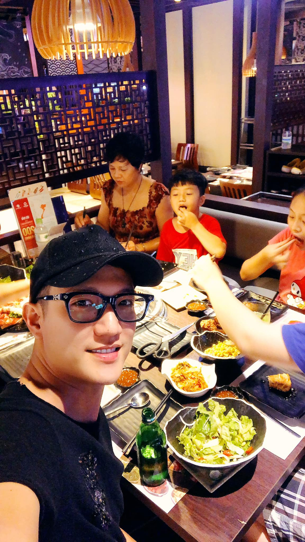 Chí Nhân hậu ly hôn Thu Quỳnh: Quan hệ tốt lên với vợ cũ, độc thân vui vẻ ở tuổi 34-12