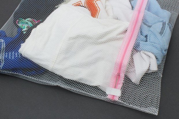 Bỏ 2 chai nhựa vào máy giặt, quần áo giặt xong bạn sẽ thấy khác biệt bất ngờ-2