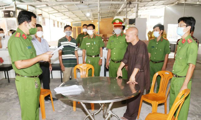 Vụ nhiều trẻ mồ côi bị hành hạ: Bị can lợi dụng hình ảnh tu sỹ để kêu gọi từ thiện?-1