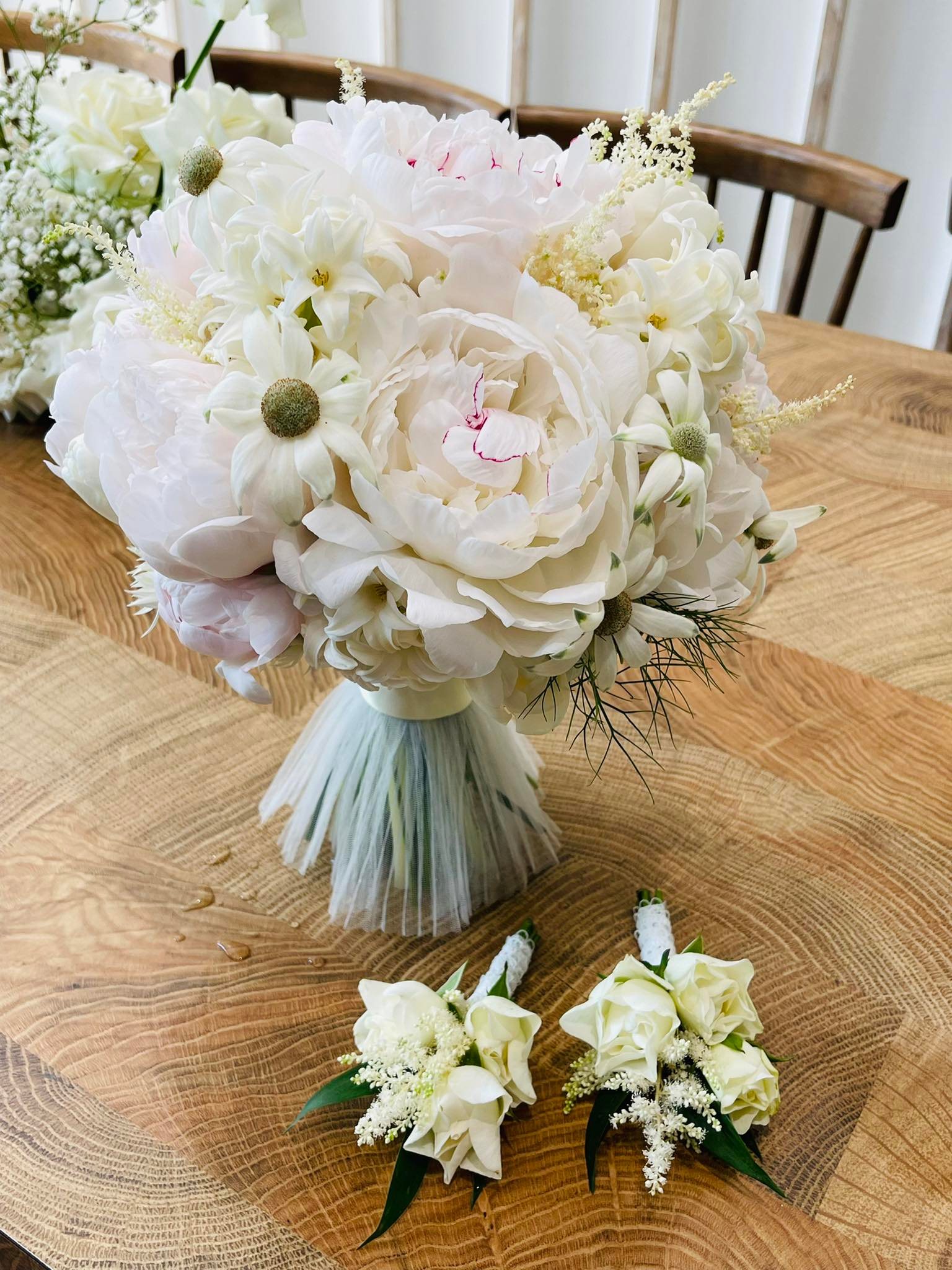Đám cưới Phương Trinh Jolie - Lý Bình: Nhà riêng trang hoàng đầy hoa tươi, tông màu cưới xanh mint quá xinh-8
