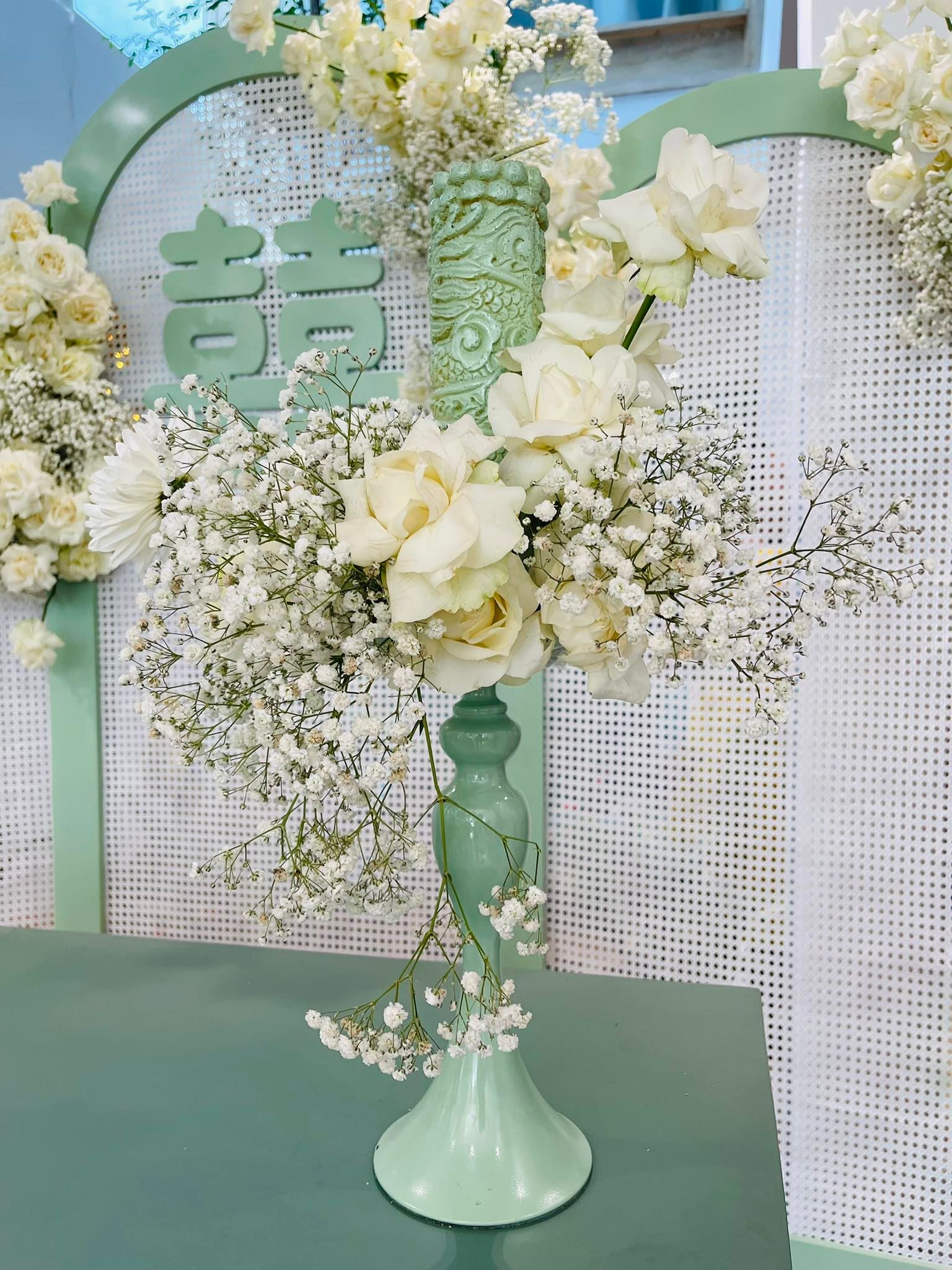 Đám cưới Phương Trinh Jolie - Lý Bình: Nhà riêng trang hoàng đầy hoa tươi, tông màu cưới xanh mint quá xinh-10