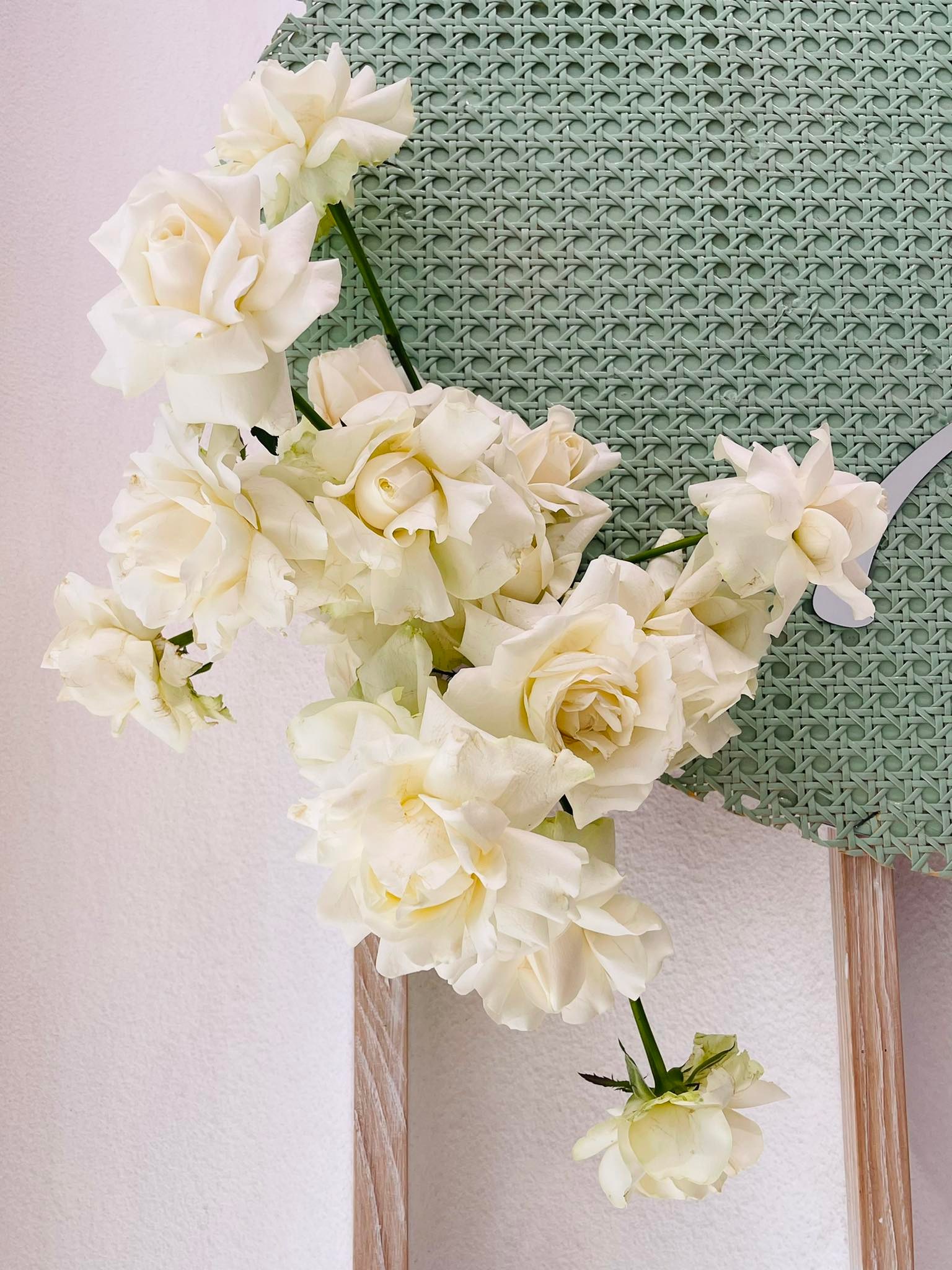 Đám cưới Phương Trinh Jolie - Lý Bình: Nhà riêng trang hoàng đầy hoa tươi, tông màu cưới xanh mint quá xinh-7