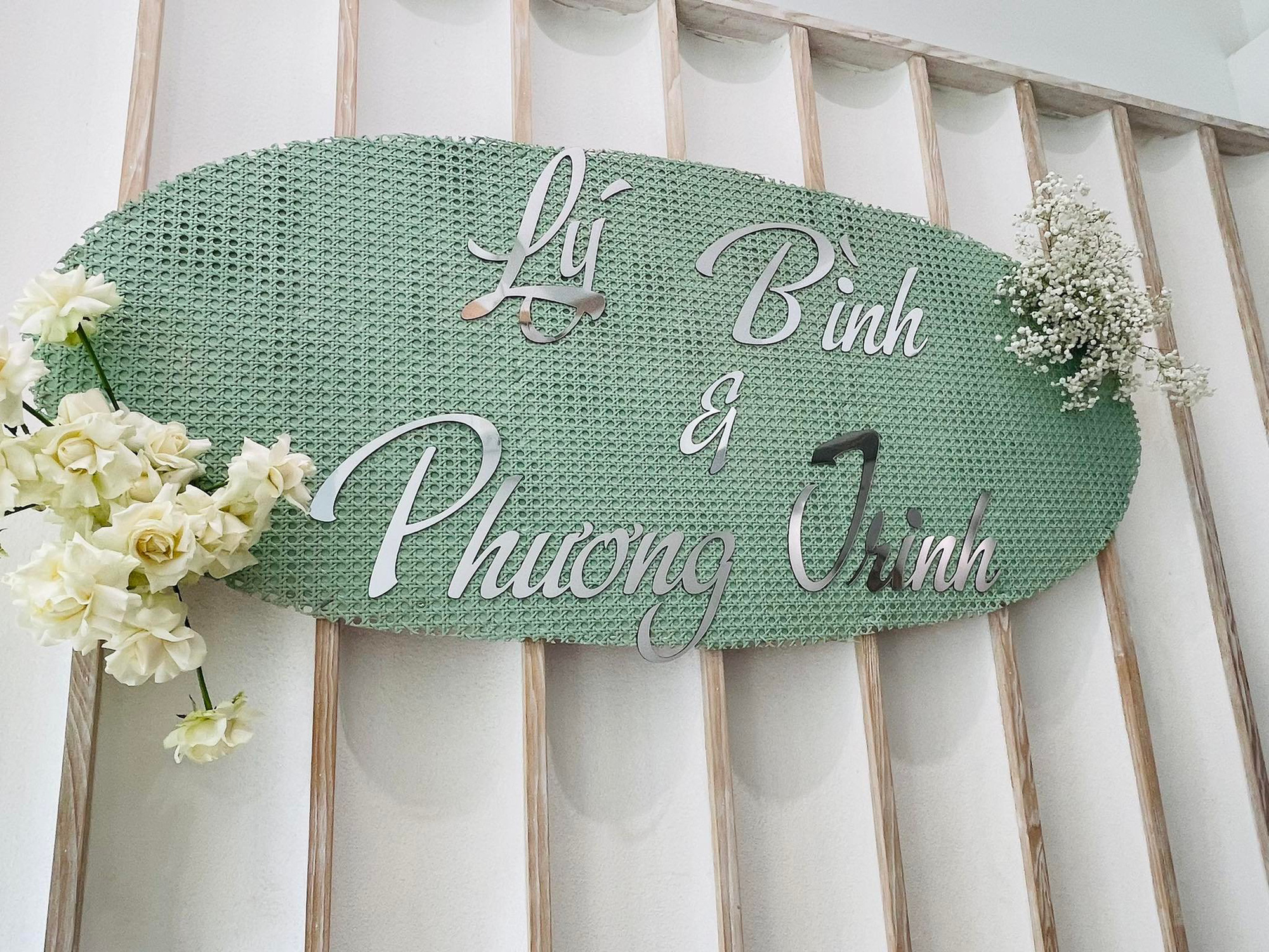 Đám cưới Phương Trinh Jolie - Lý Bình: Nhà riêng trang hoàng đầy hoa tươi, tông màu cưới xanh mint quá xinh-3