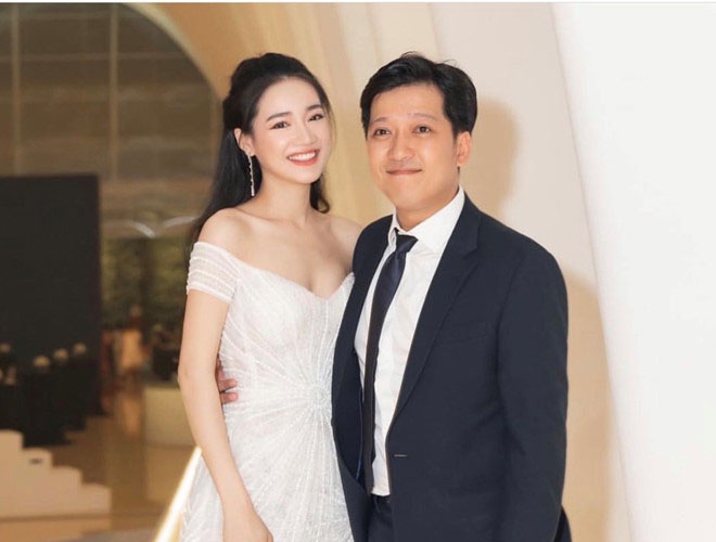 Trường Giang bị bắt gặp khoảnh khắc đứng bơ vơ giữa sự kiện, lí do phía sau thế nào mà ẵm 10 điểm tinh tế?-8