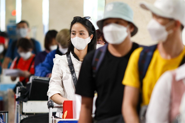 Giá vé máy bay, tour tăng theo giá xăng-2