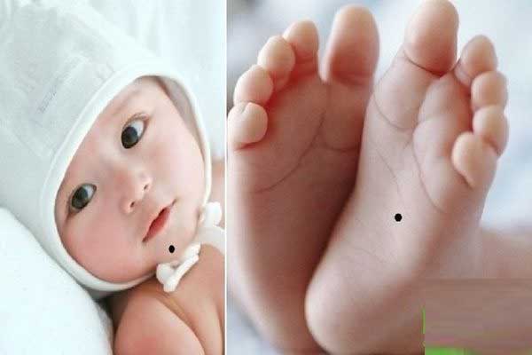 Trẻ có 4 nốt ruồi này trên người cha mẹ tha hồ mừng to: Dự báo phúc khí dồi dào, tương lai sáng chói-1
