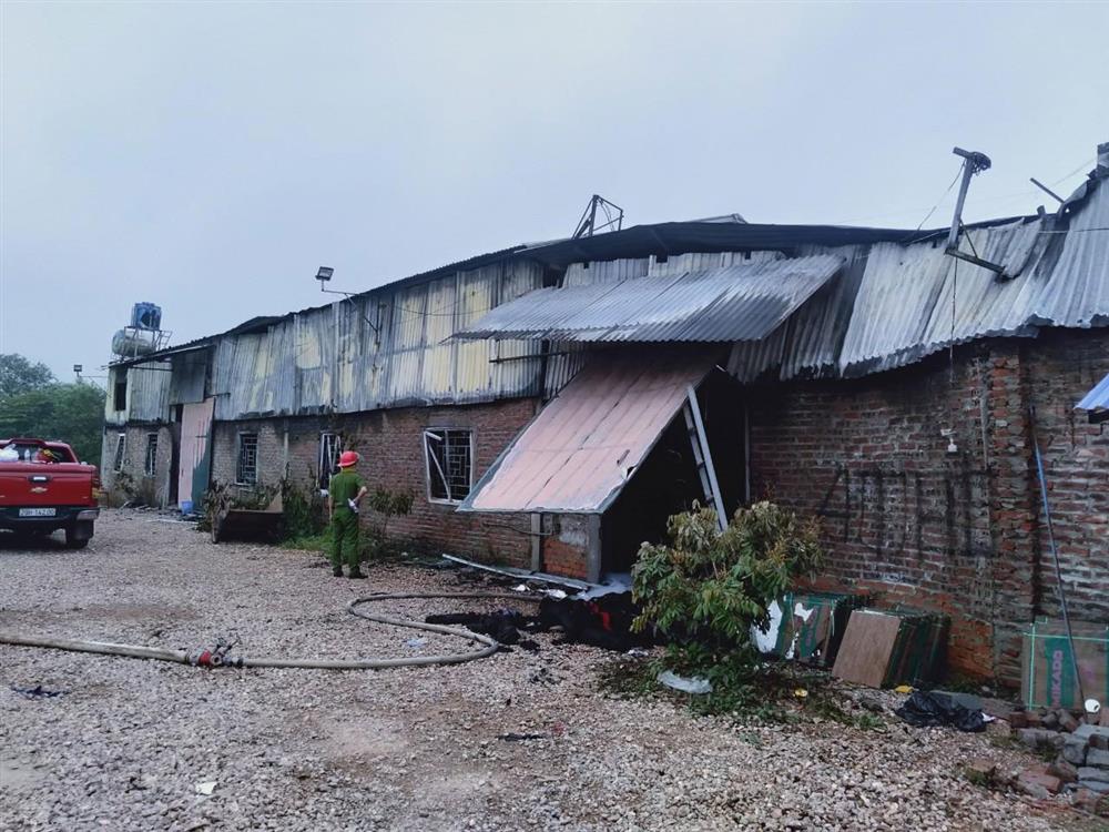 1 người chết trong đám cháy xưởng may 300m2 ở Hà Nội-2
