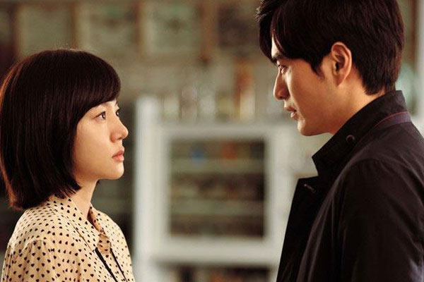 Đi xem mắt vô tình gặp vợ cũ, nhìn cái bụng nhô cao của cô ấy, tôi đau khổ van xin tái hợp-2