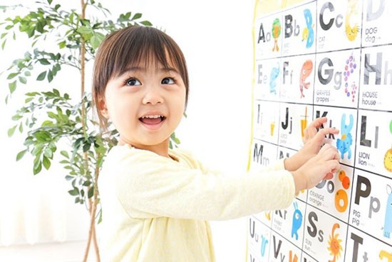 Nên hay không dạy chữ cho trẻ 5 tuổi?