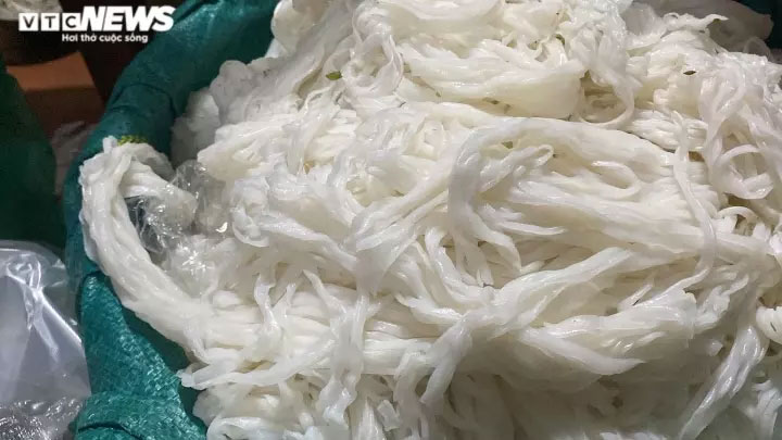 Quán phở kỳ lạ ở Hà Nội: Chỉ đông khách lúc nửa đêm, bán vài trăm bát một ngày-7