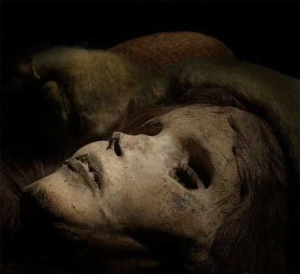 Phát hiện xác ướp 4000 năm tuổi bị chôn vùi tại Trung Quốc, chuyên gia giám định ADN tiết lộ danh tính thật sự gây ngỡ ngàng-2