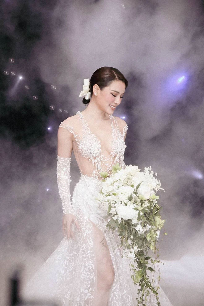 Netizen nổ ra tranh cãi trái chiều bộ váy cưới của Phương Trinh Jolie, nguyên do vì điều này?-5