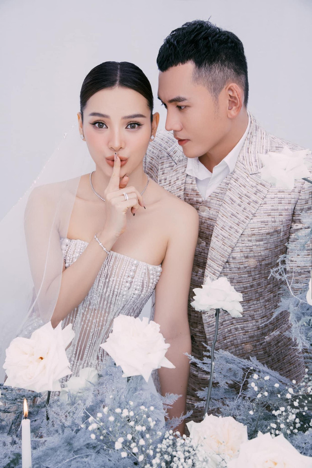 Netizen nổ ra tranh cãi trái chiều bộ váy cưới của Phương Trinh Jolie, nguyên do vì điều này?-11