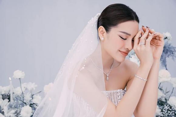 Phương Trinh Jolie đón dâu bằng G63, sính lễ 100 cây vàng, công khai từng là mẹ đơn thân trong hôn lễ: Phụ nữ đừng bao giờ tự cho rằng mình có vết mà hạ giá bản thân-4