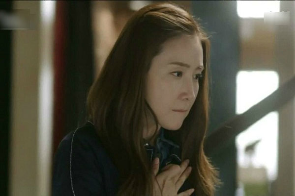 Chồng thân thiết với chị hàng xóm làm mẹ đơn thân, vợ muốn ly hôn khi biết được hành vi mờ ám giữa hai người-2