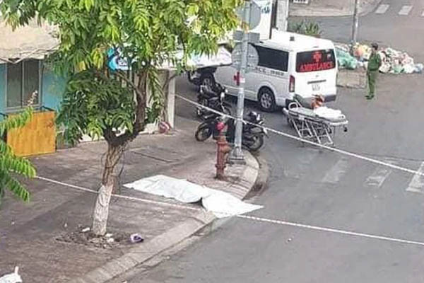 Vụ người đàn ông chết ở TP.HCM: Nạn nhân gãy lìa chân, vỡ xương sọ-2