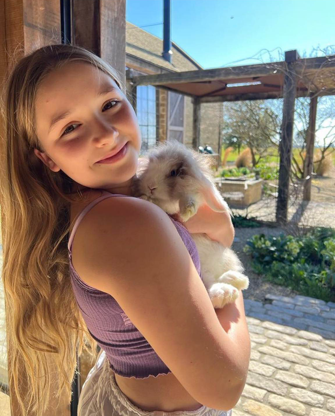 Công chúa út nhà David Beckham: Học trường quý tộc đắt đỏ, sinh ra đã ngậm thìa vàng thứ thiệt-21