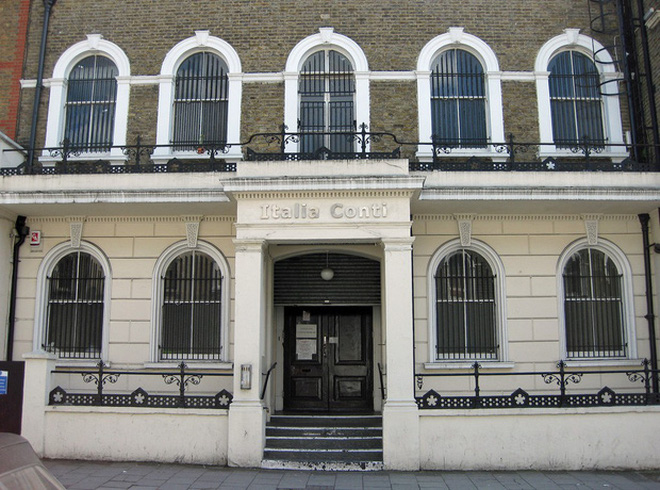 Công chúa út nhà David Beckham: Học trường quý tộc đắt đỏ, sinh ra đã ngậm thìa vàng thứ thiệt-3